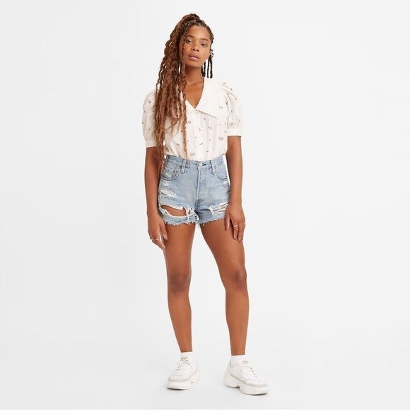 Levi's Premium501 Women’s High Rise Fault Line Medium Wash Jean Shorts Size W 30 - Picture 1 of 17